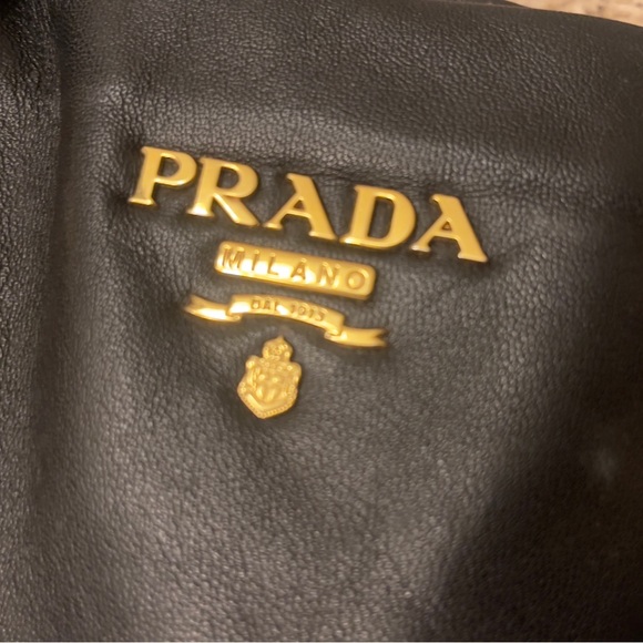 Prada leather handbag - Picture 4 of 7